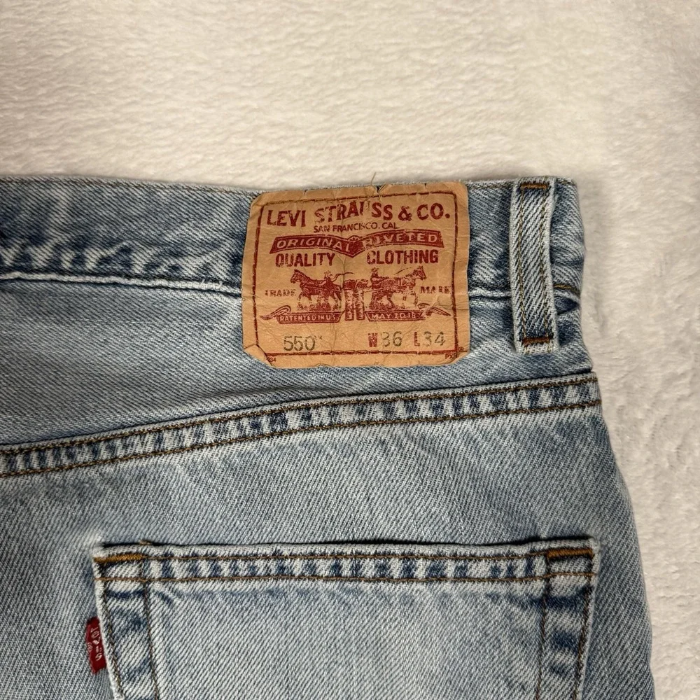 Levis 550 Jeans Mens 36x34(32) Blue Denim Faded Straight Leg Relaxed‎ Cotton